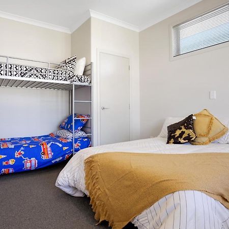 Sky Blue Retreat - Waihi Beach Holiday Home Esterno foto