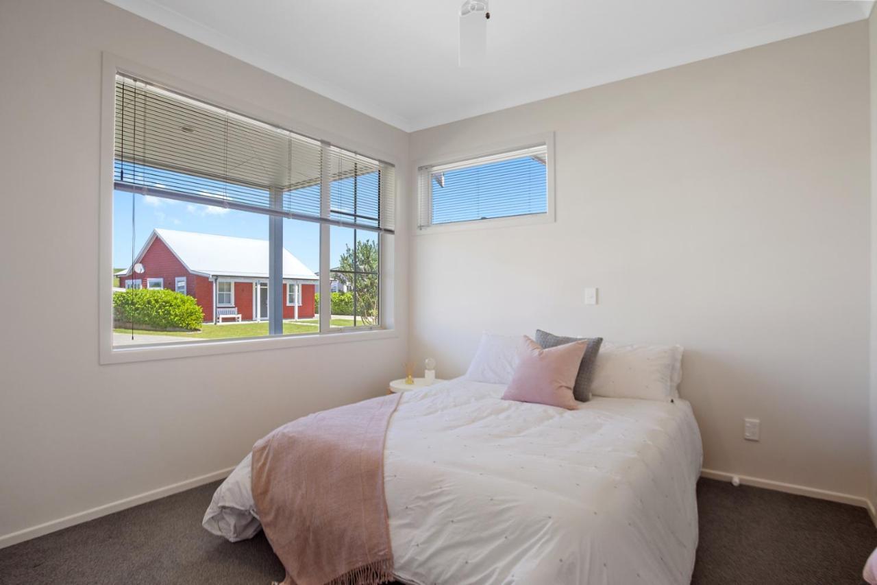 Sky Blue Retreat - Waihi Beach Holiday Home Esterno foto
