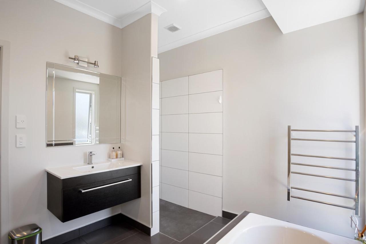 Sky Blue Retreat - Waihi Beach Holiday Home Esterno foto