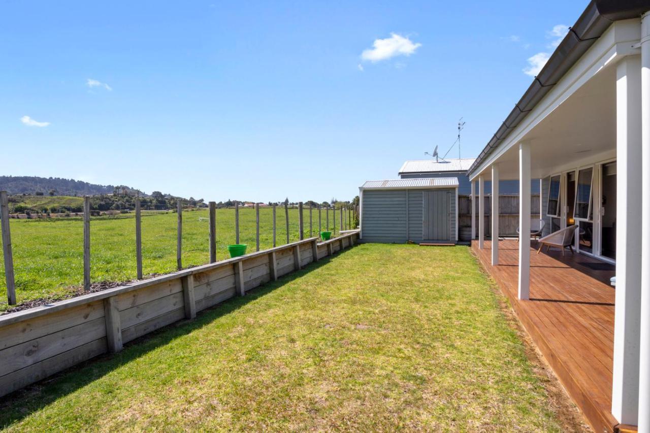 Sky Blue Retreat - Waihi Beach Holiday Home Esterno foto